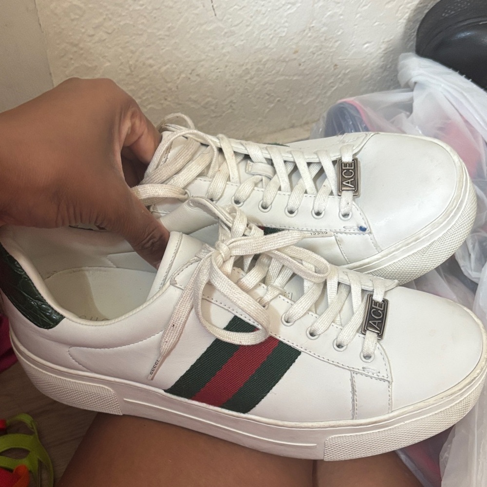 Gucci Cream Sneakers with Red and Green Accents